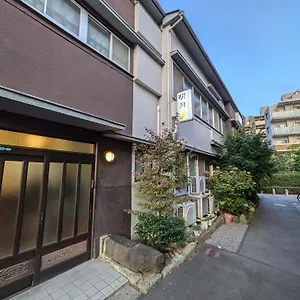 ** Hotel Meigetsu Japón
